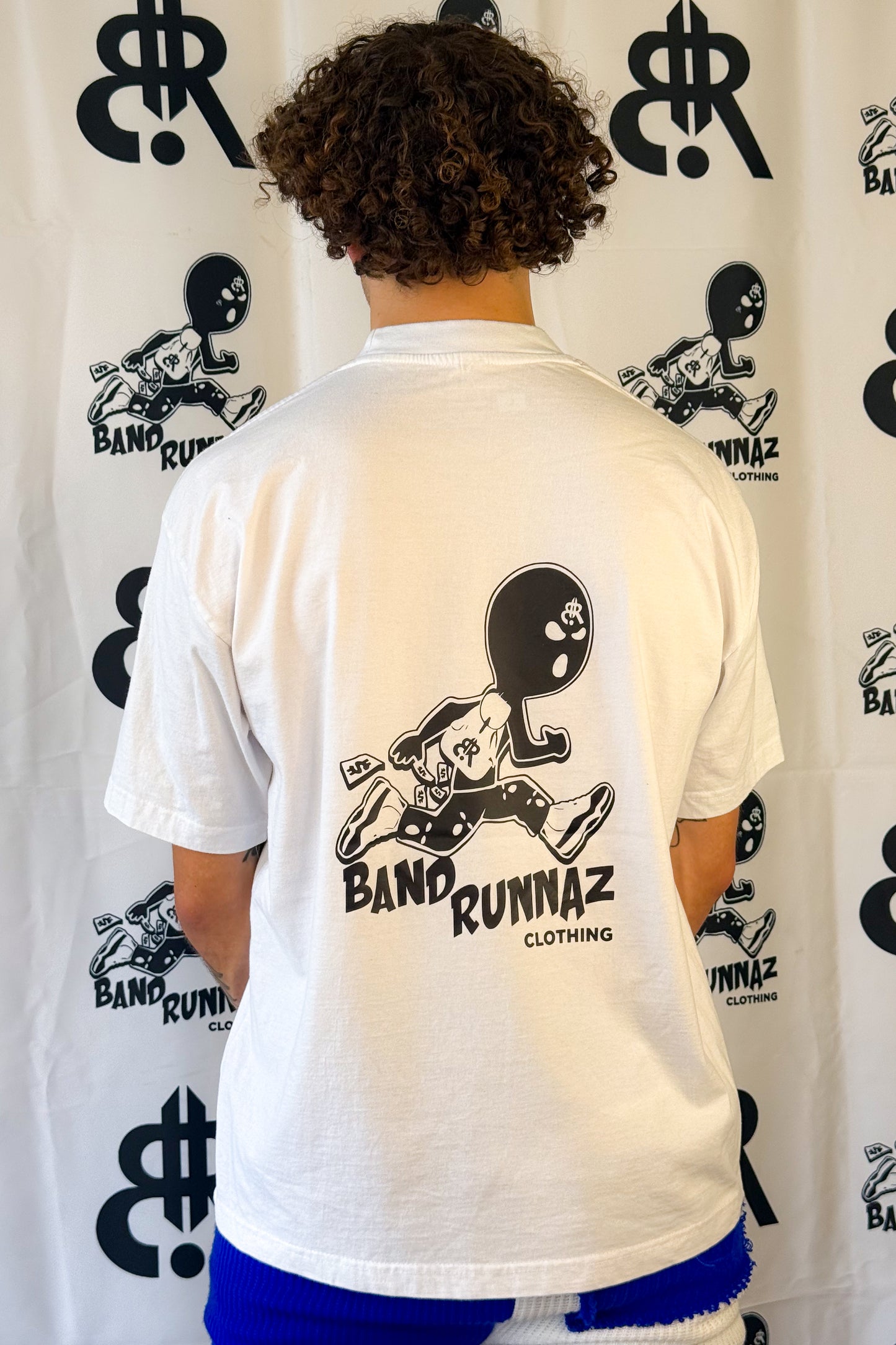 HIGH FASHION Essential Tee